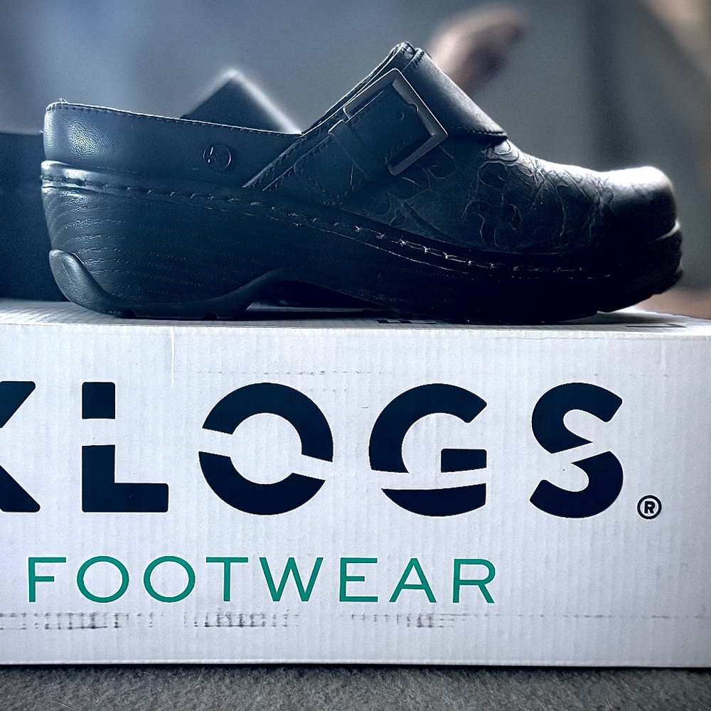 Klogs  Austin size 8